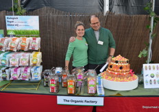 Meeke Janssens en Fred van Tienen bij The Organic Factory. 
